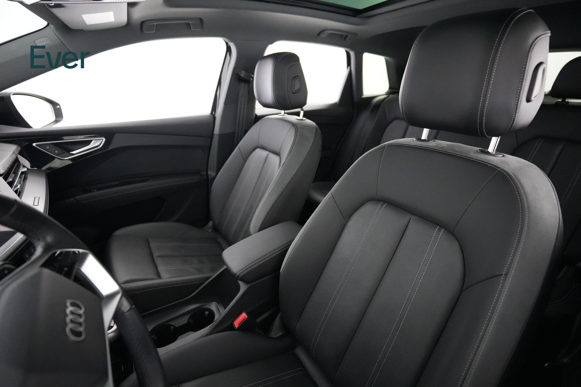 Used 2023 Audi Q4 e-tron Premium Plus w/ Premium Plus RWD image 4