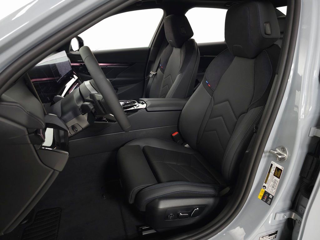 Used 2026 BMW 550e xDrive w/ Premium Package image 12