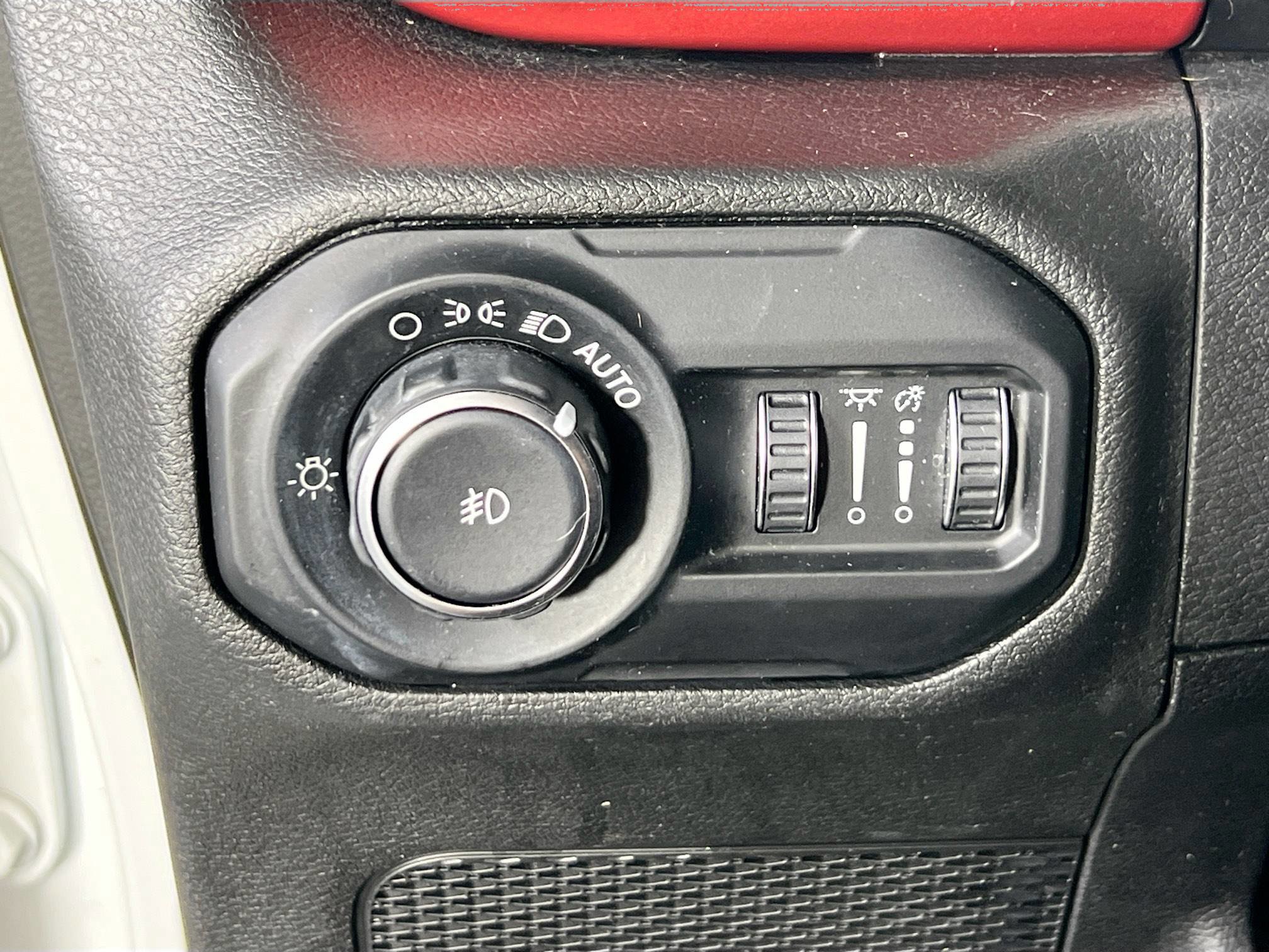 Used 2018 Jeep Wrangler Unlimited Rubicon image 10