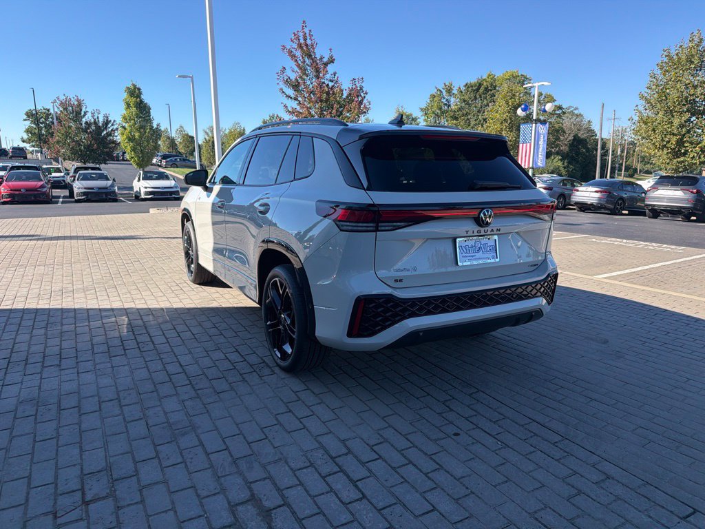 New 2026 Volkswagen Tiguan SE R-Line AWD/4WD image 14