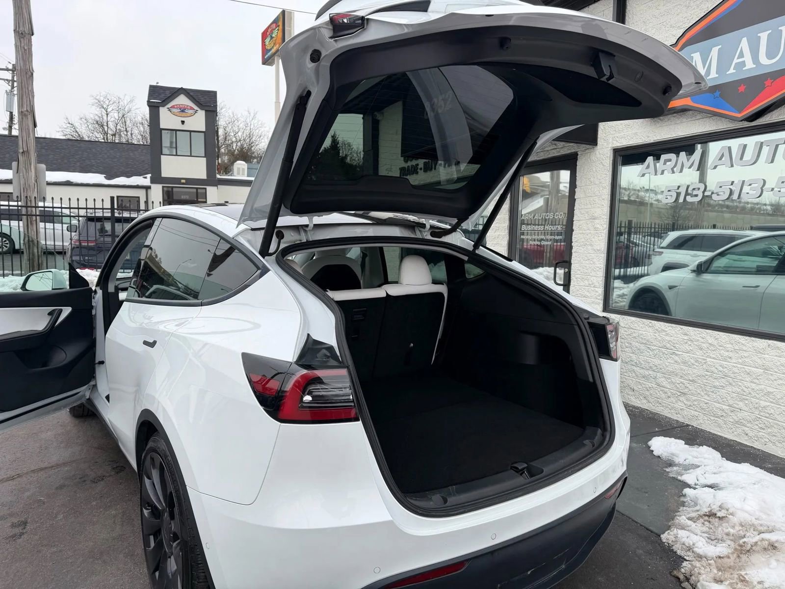 Used 2022 Tesla Model Y Performance AWD/4WD image 23