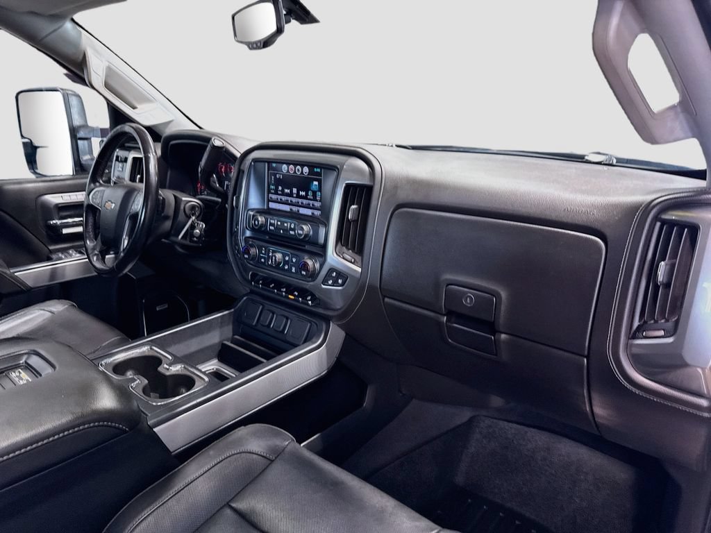 Used 2019 Chevrolet Silverado 2500 LTZ w/ Midnight Edition AWD/4WD image 29