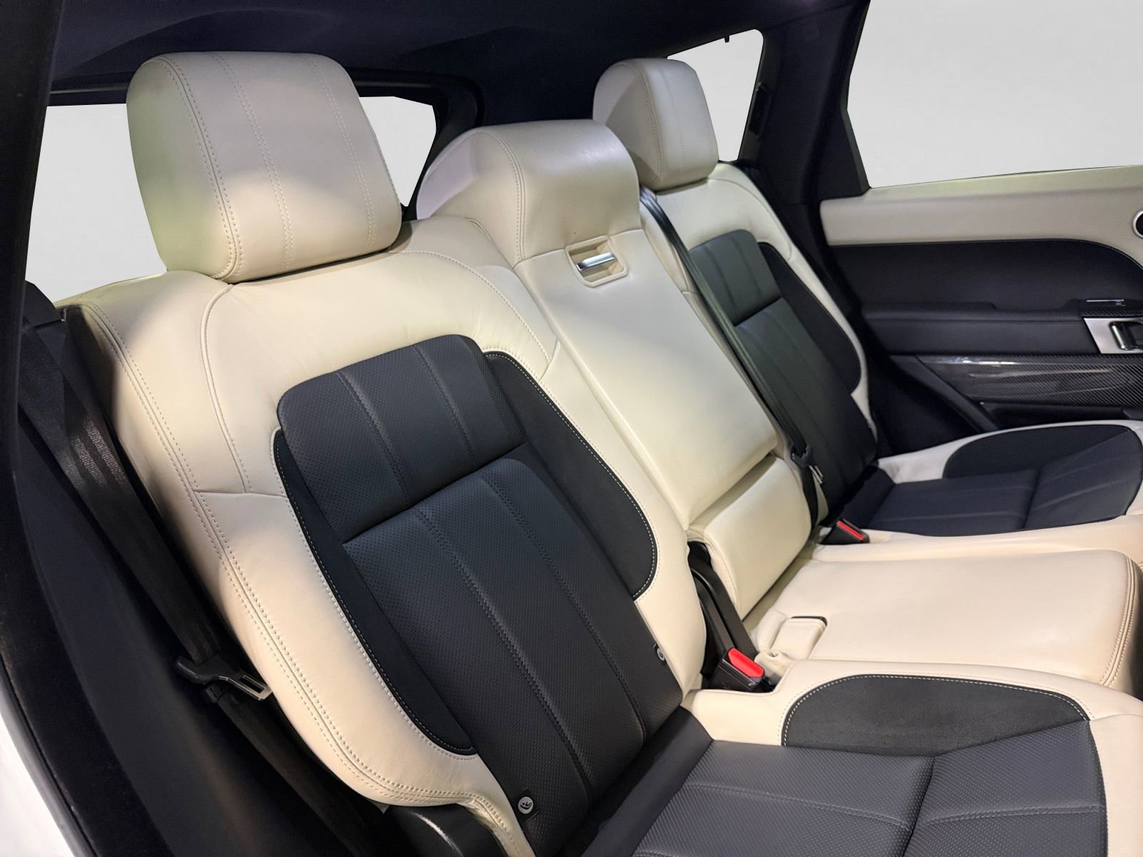 Used 2019 Land Rover Range Rover Sport HST image 25