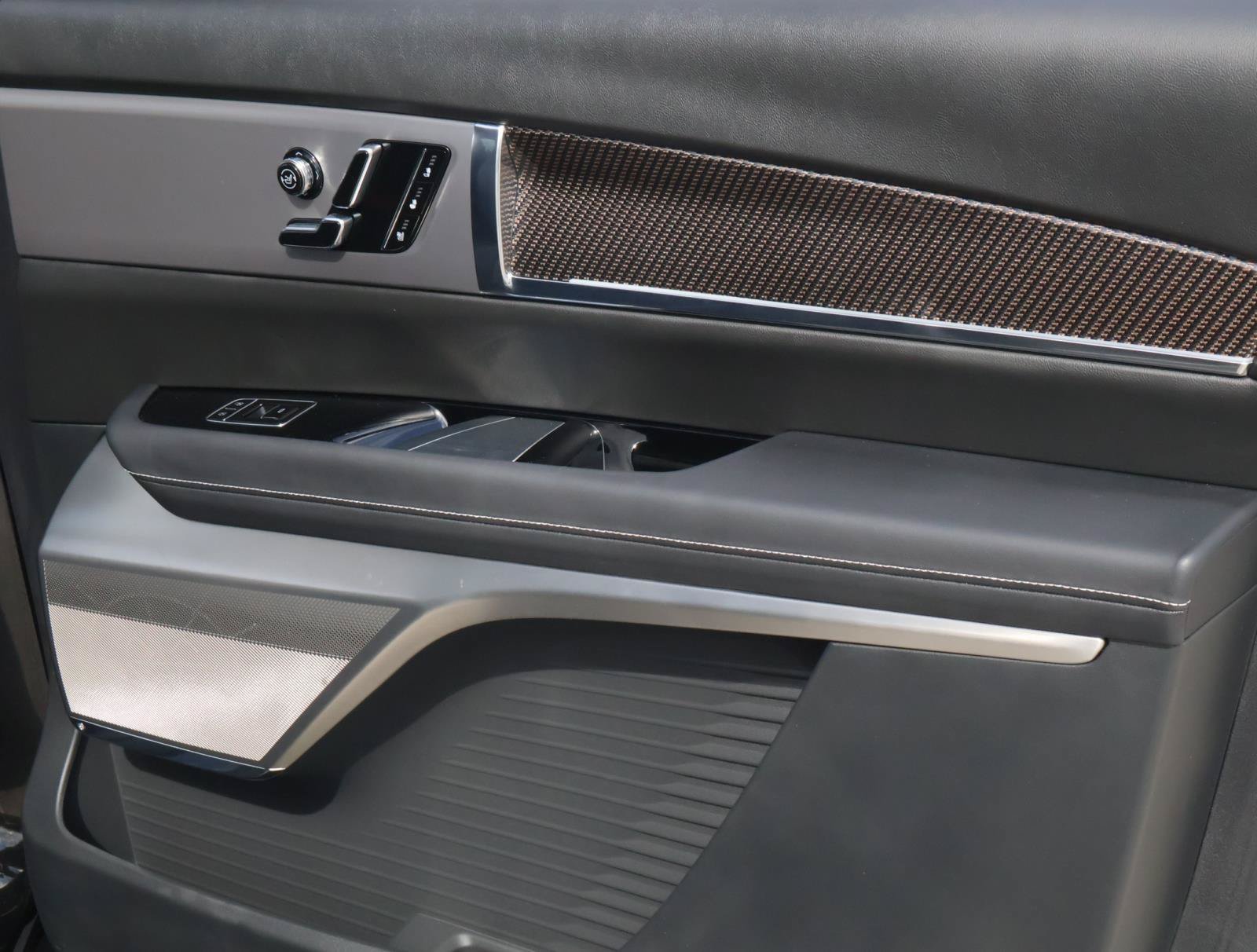 Certified 2027 Cadillac Vistiq Luxury AWD/4WD image 23