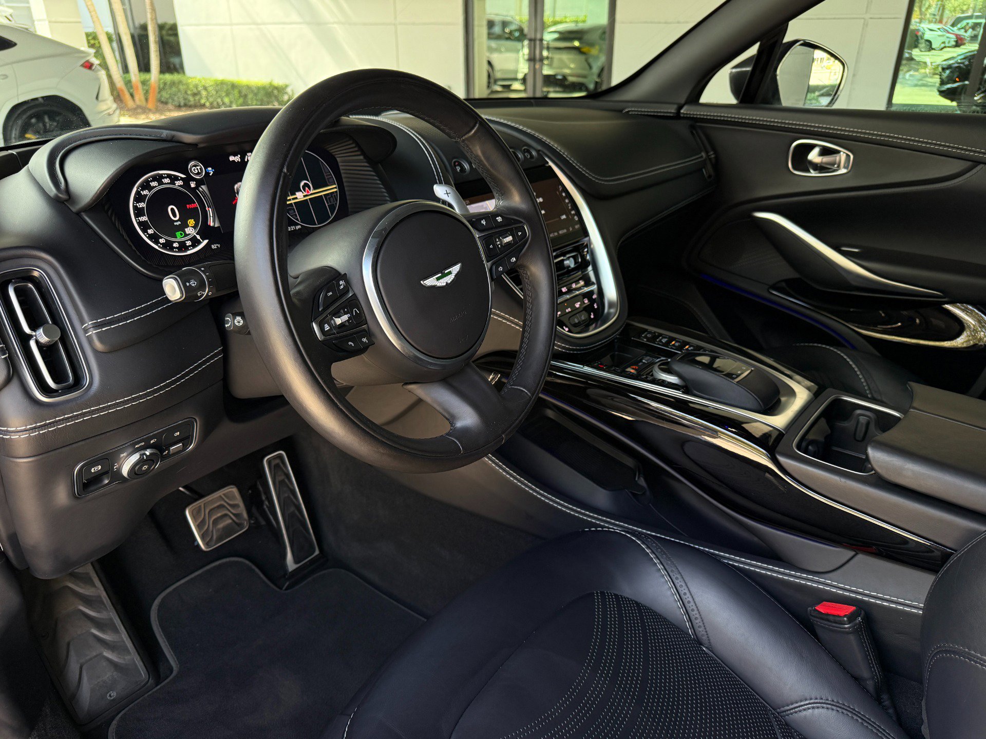 Used 2022 Aston Martin DBX AWD/4WD image 24