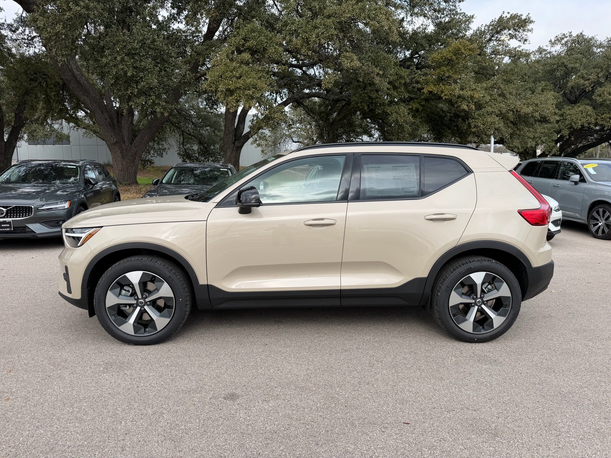 New 2026 Volvo XC40 B5 Core AWD/4WD image 3