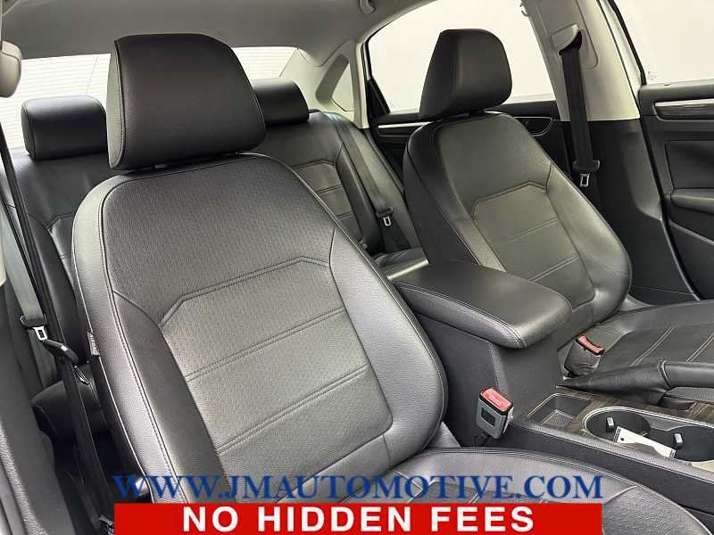 Used 2017 Volkswagen Passat 1.8T SE FWD image 21