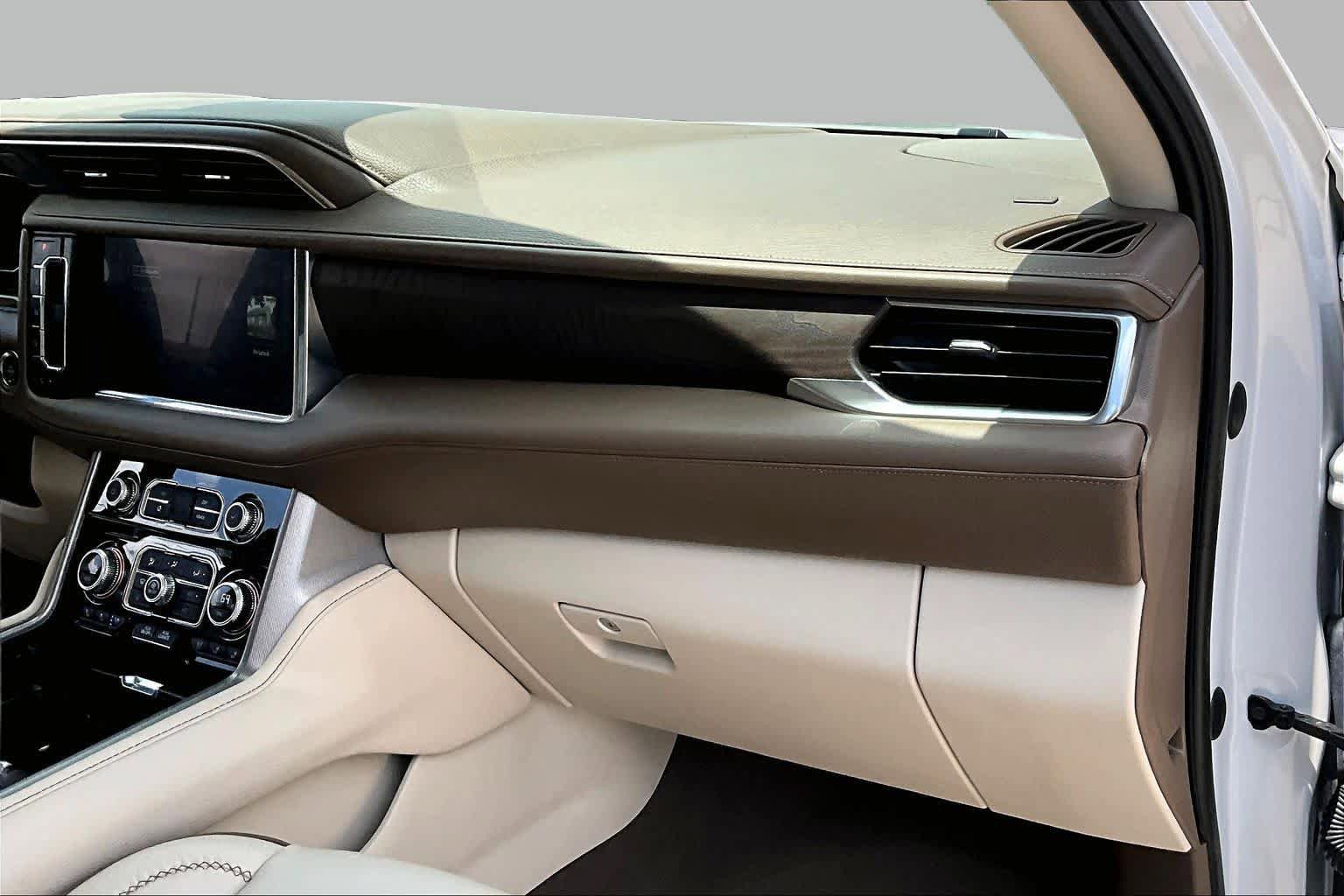 Used 2023 GMC Yukon Denali RWD image 19