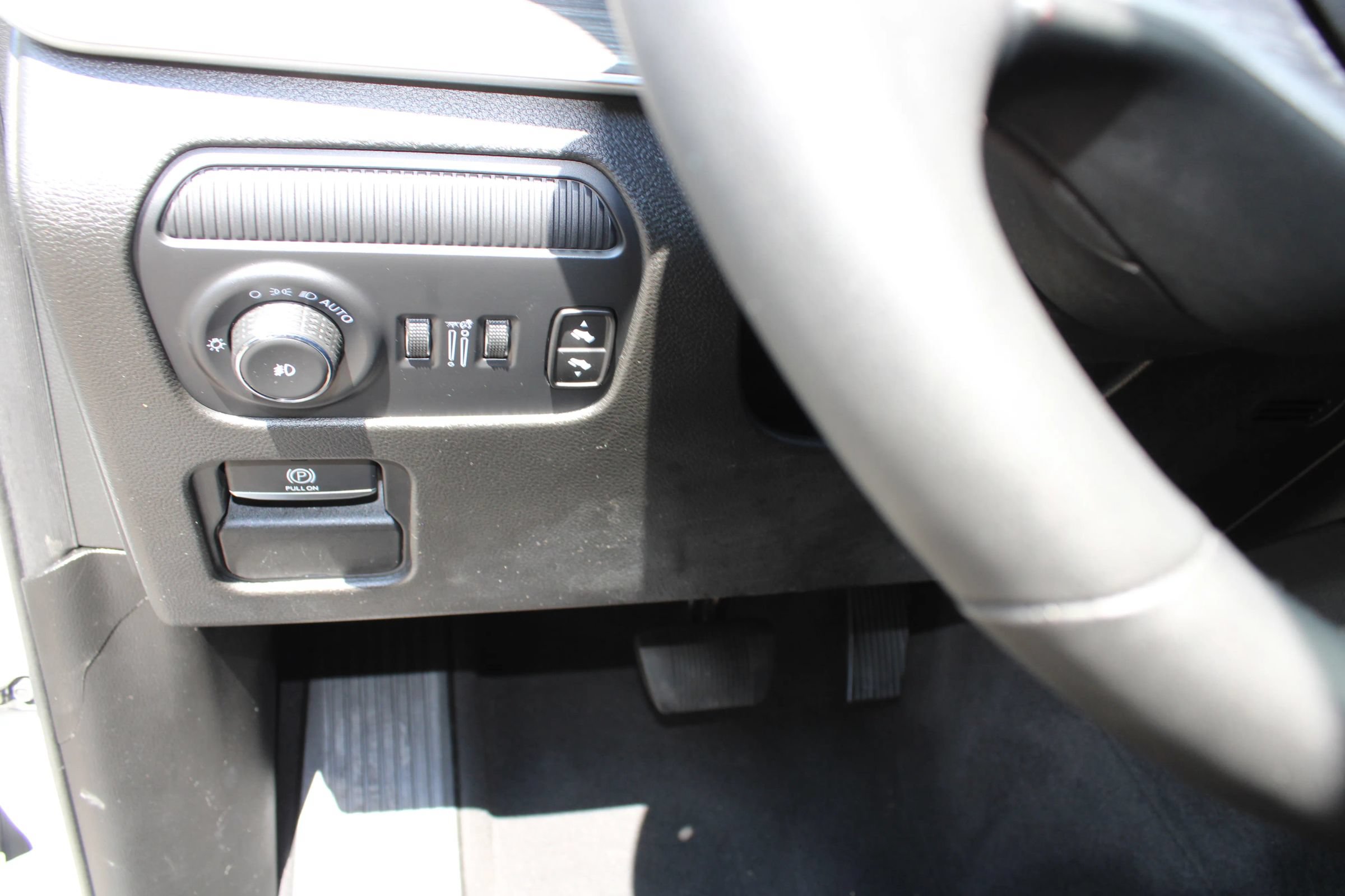 Used 2024 Jeep Wagoneer L Series II w/ Flexible Seating Group AWD/4WD image 9