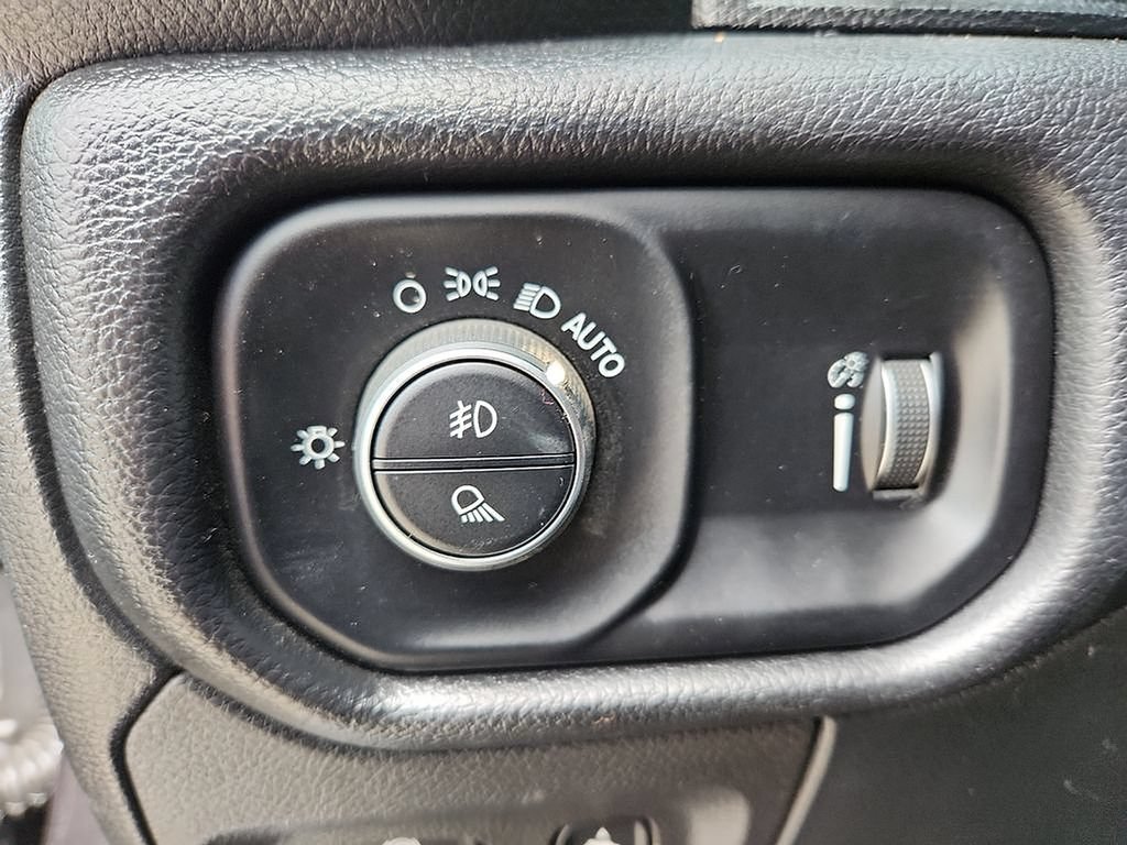 Used 2022 RAM 1500 Lone Star AWD/4WD image 17