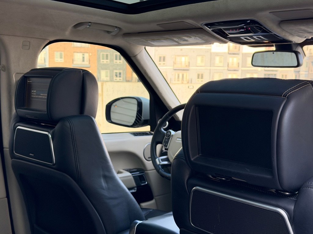 Used 2014 Land Rover Range Rover Autobiography image 24