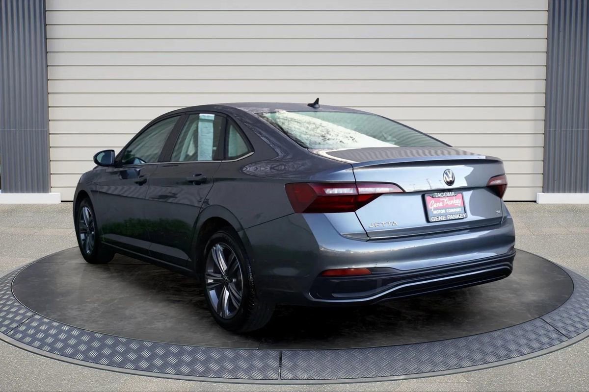 Used 2024 Volkswagen Jetta SE image 5