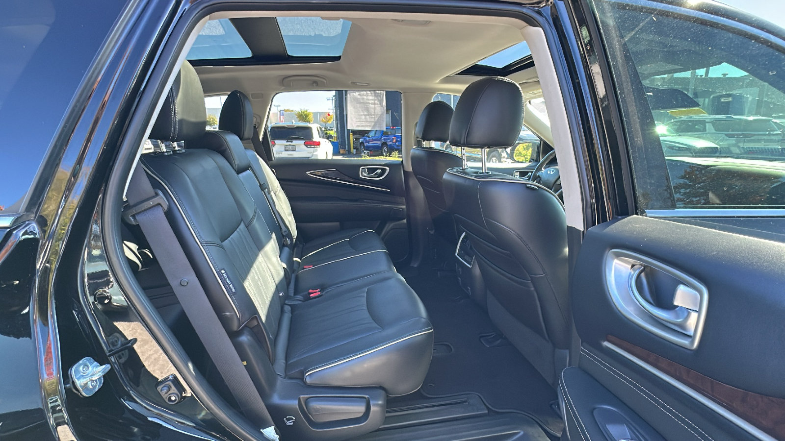 Used 2019 INFINITI QX60 Luxe w/ Sensory Package AWD/4WD image 25