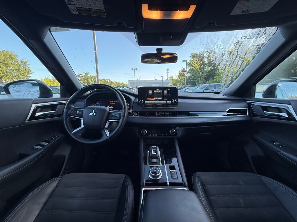 Used 2023 Mitsubishi Outlander SE image 18
