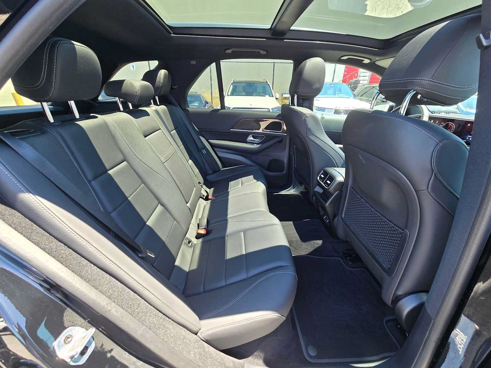 Used 2025 Mercedes-Benz GLE 450e 4MATIC image 12