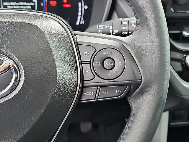 Used 2025 Toyota Corolla Cross XLE w/ Convenience Package image 23