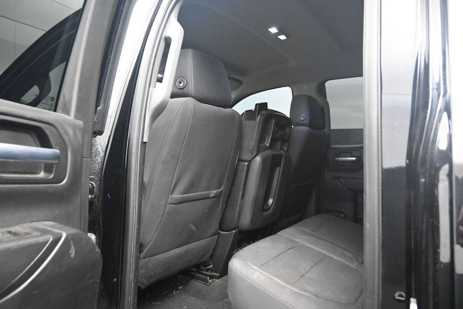 Used 2021 Chevrolet Silverado 1500 LT AWD/4WD image 38