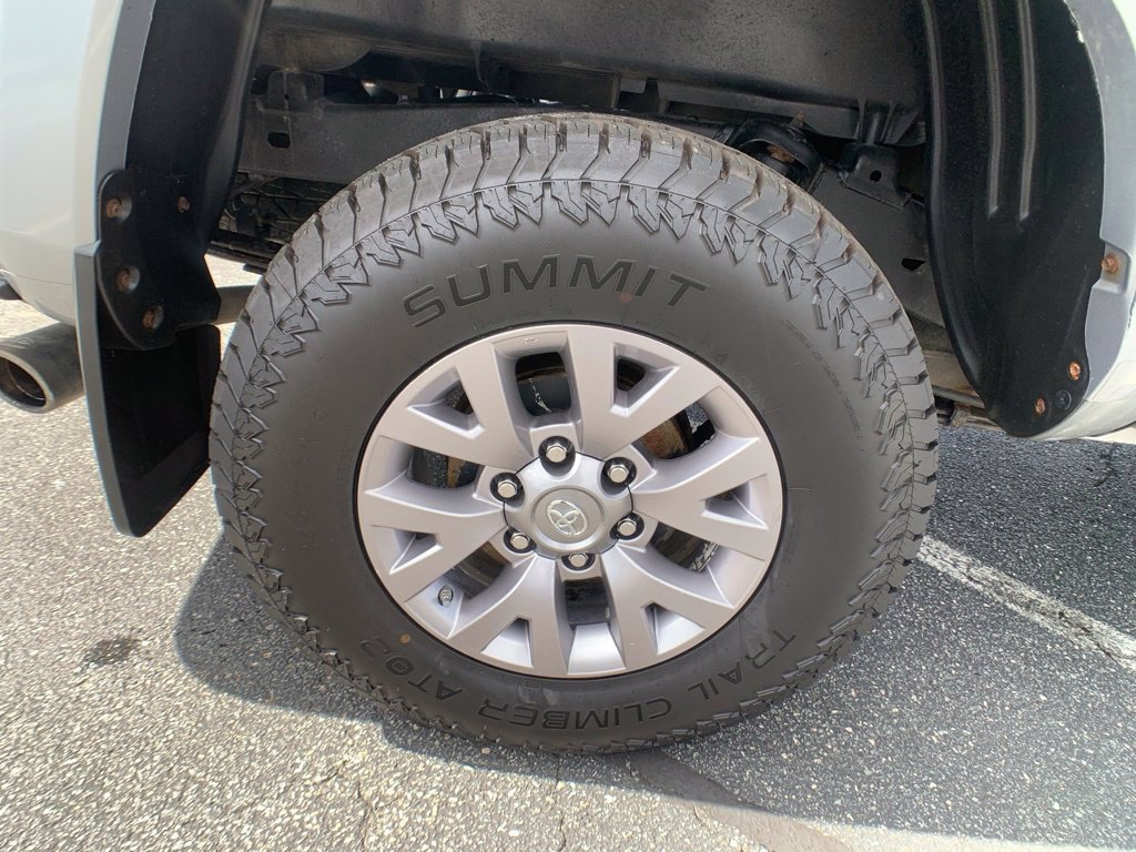 Used 2017 Toyota Tacoma SR5 w/ Tow Package AWD/4WD image 30