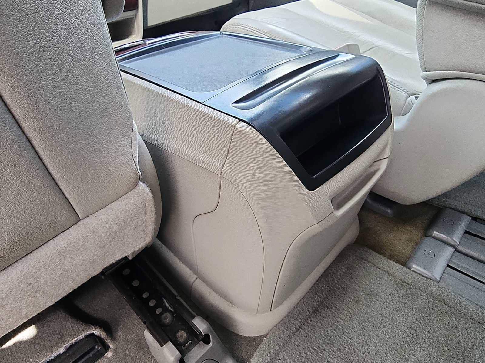 Used 2012 Toyota Sienna XLE image 22