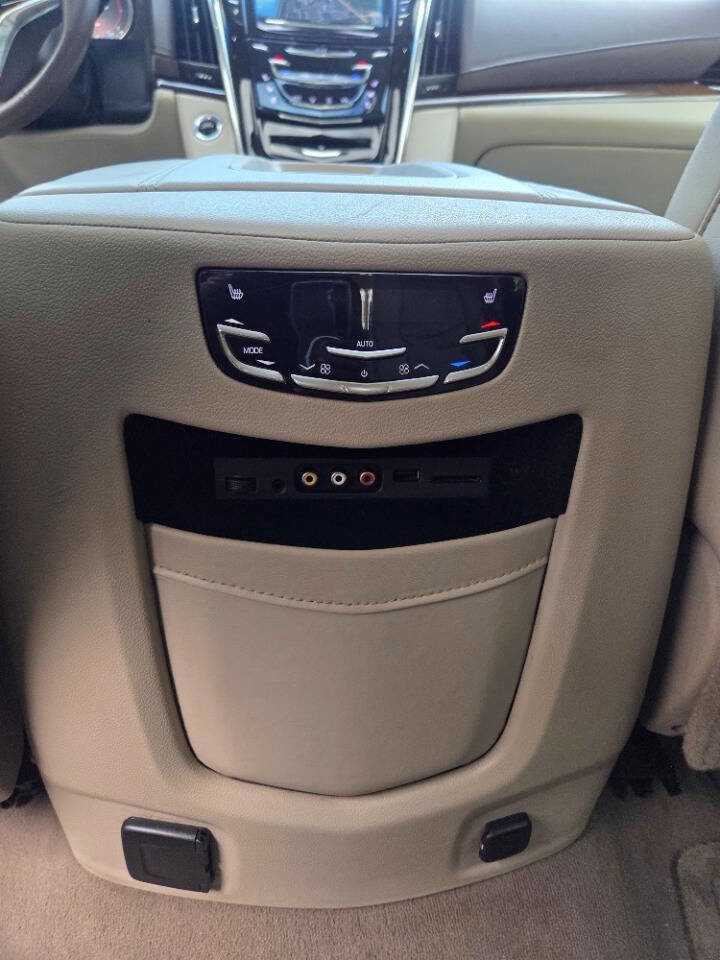 Used 2016 Cadillac Escalade Luxury RWD image 17