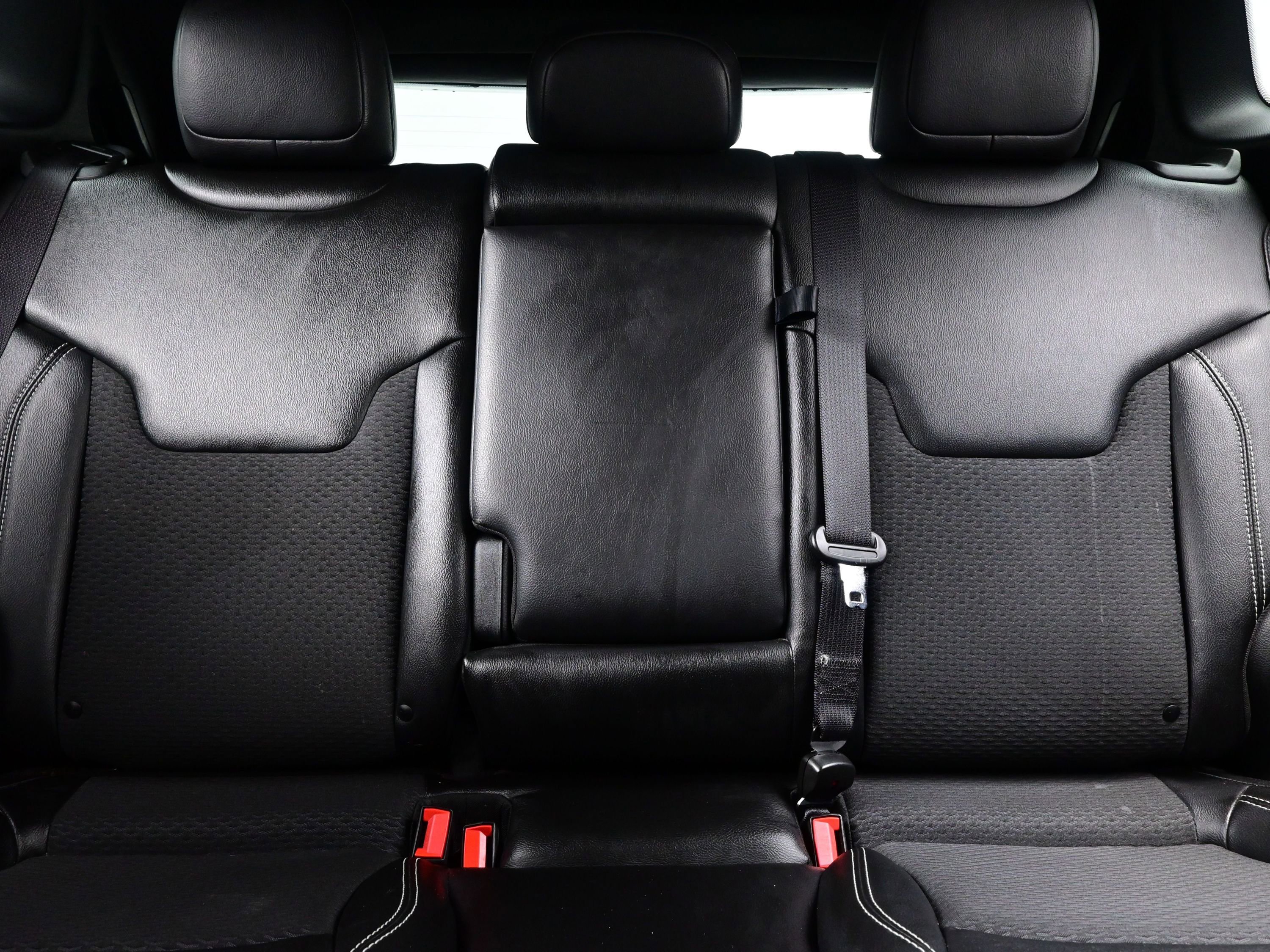 Used 2024 Jeep Compass Latitude w/ Convenience Group image 16