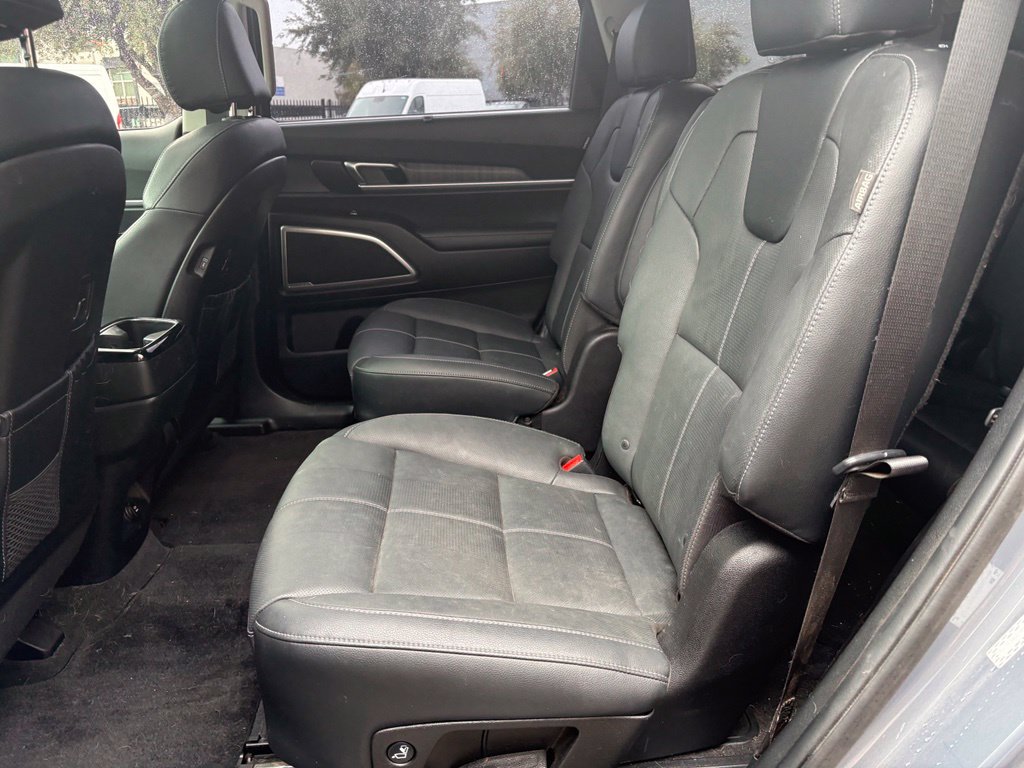 Used 2023 Kia Telluride EX w/ EX Captain's Chair Package FWD image 11