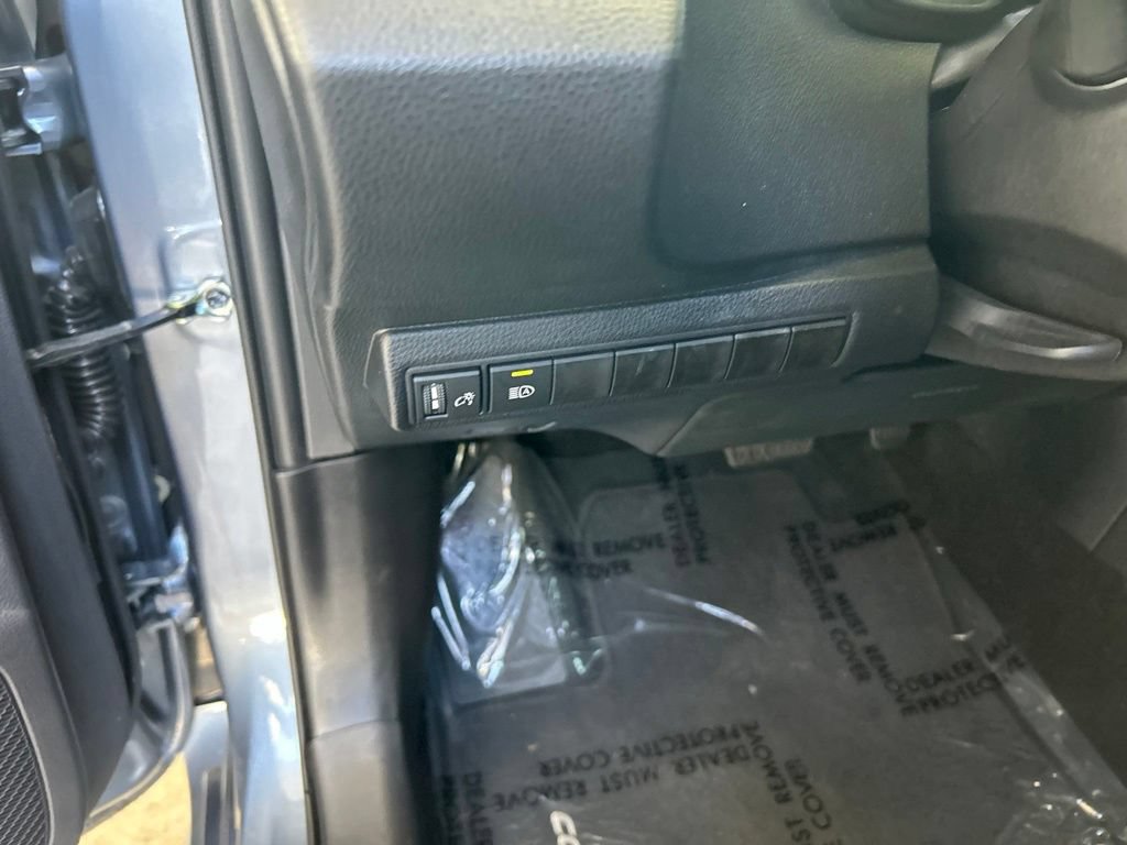 Used 2025 Toyota Corolla LE FWD image 38