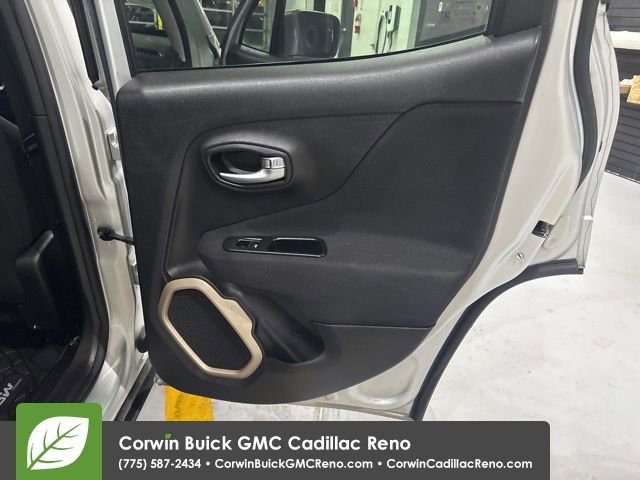 Used 2016 Jeep Renegade Sport w/ Power & Air Group image 18