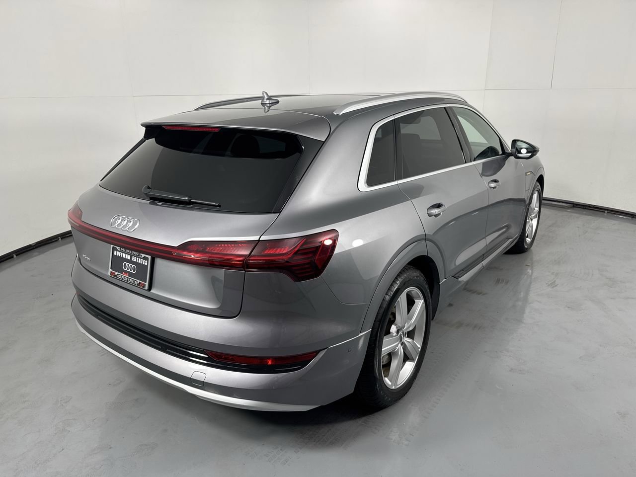 Used 2019 Audi e-tron Prestige w/ Prestige Package AWD/4WD image 7