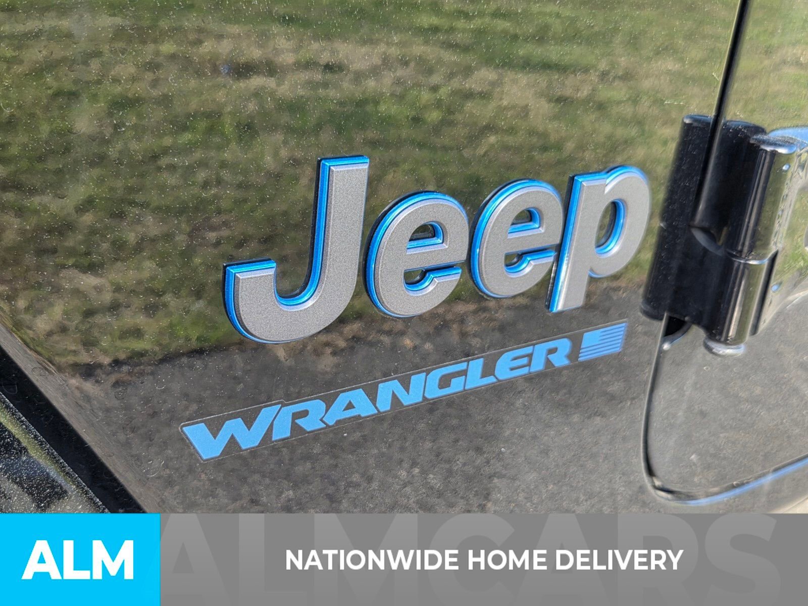 Used 2025 Jeep Wrangler Unlimited Sahara w/ Safety Group image 4