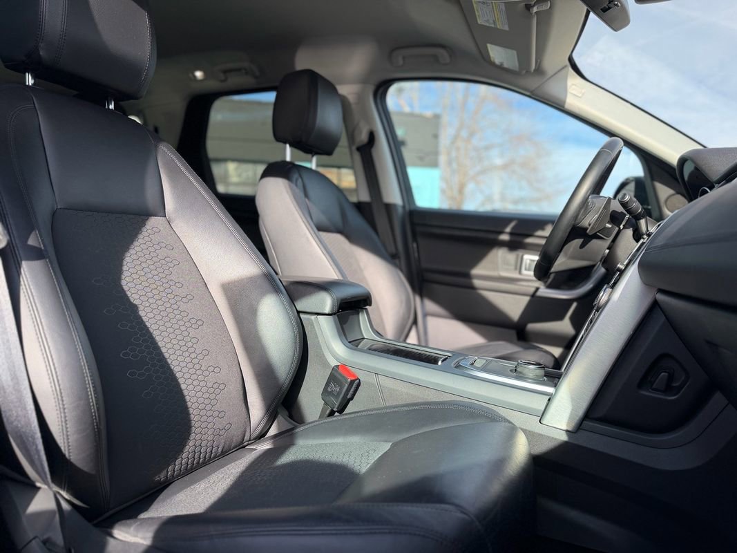 Used 2017 Land Rover Discovery Sport SE AWD/4WD image 5