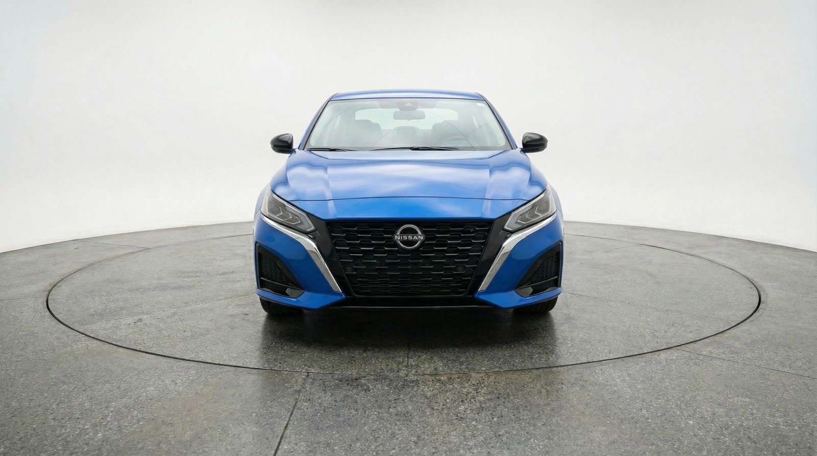 Used 2025 Nissan Altima 2.5 SV image 2