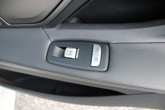 Used 2019 BMW 750i M SPORT DRIVER ASSIST+ w/ M Sport Package image 52