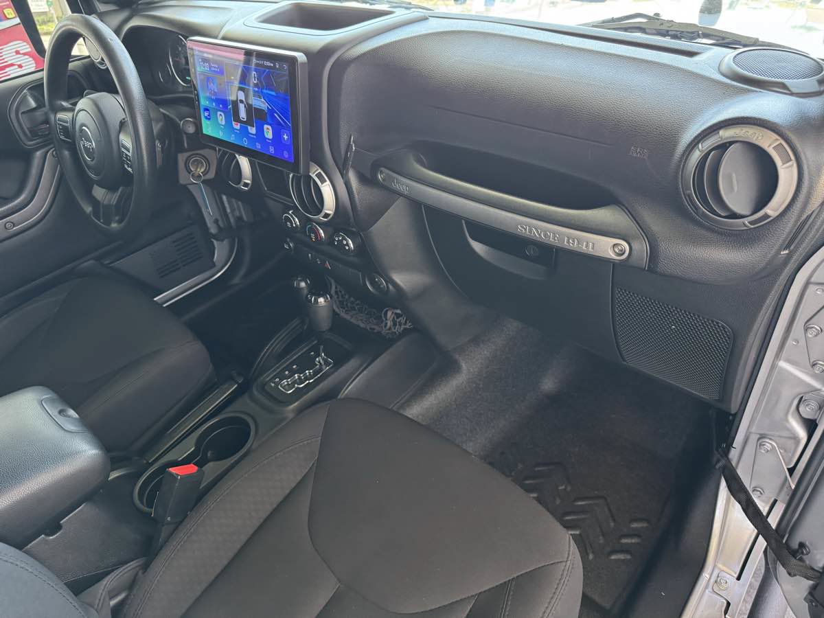 Used 2015 Jeep Wrangler Unlimited Sport AWD/4WD image 21