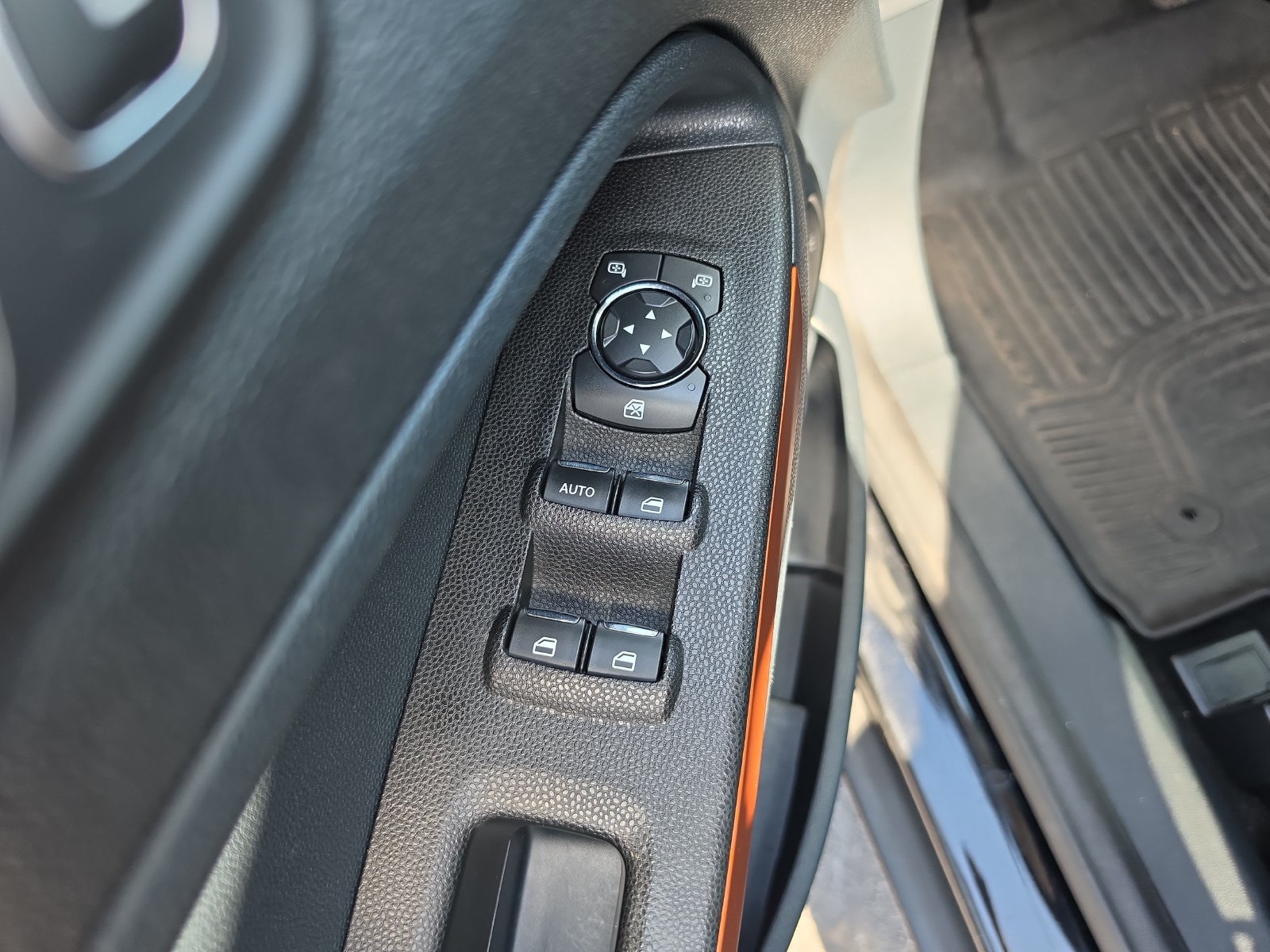 Used 2018 Ford EcoSport SES w/ Interior Protection Package AWD/4WD image 15