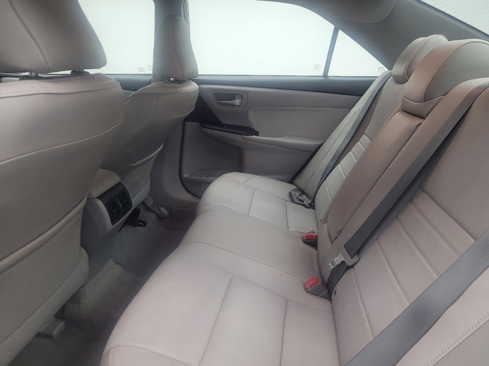 Used 2015 Toyota Camry XLE w/ Moonroof Package image 18