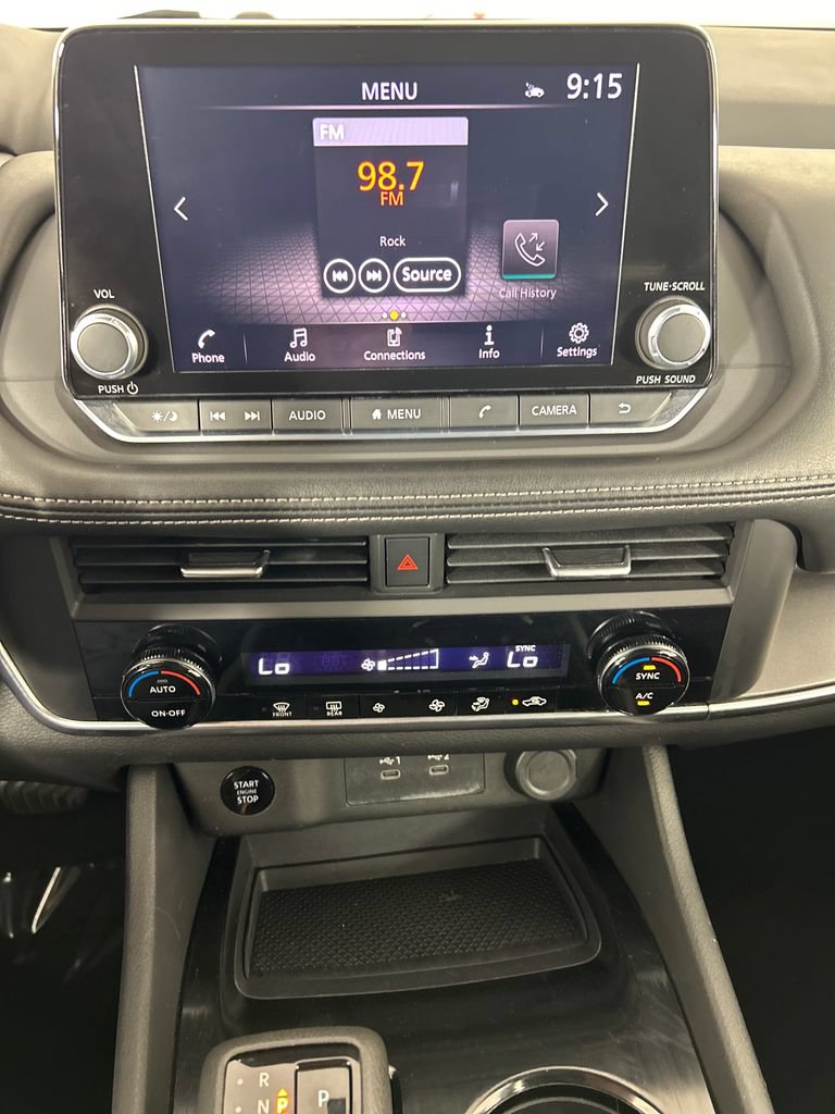 Used 2024 Nissan Rogue SV FWD image 14