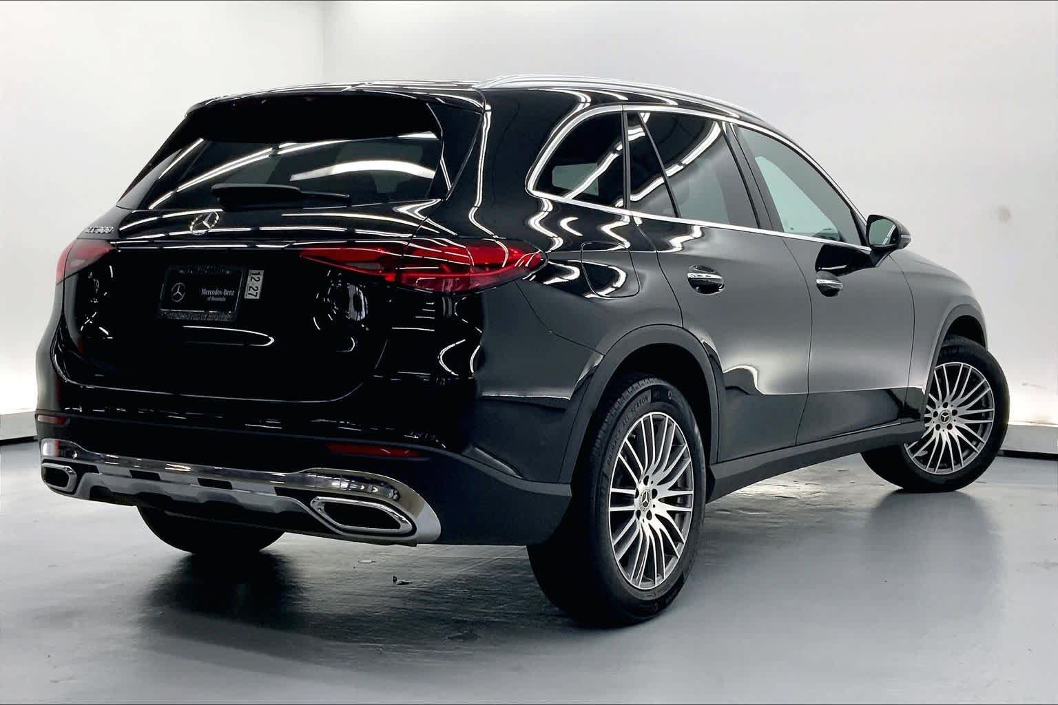 Used 2026 Mercedes-Benz GLC 300 image 4