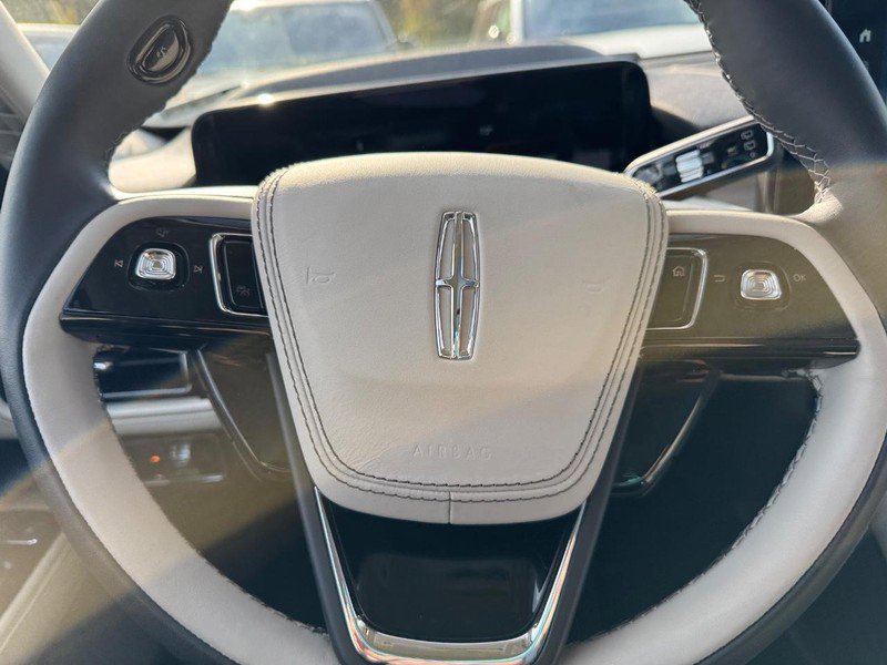 Certified 2025 Lincoln Aviator Reserve w/ Equipment Group 201A image 19