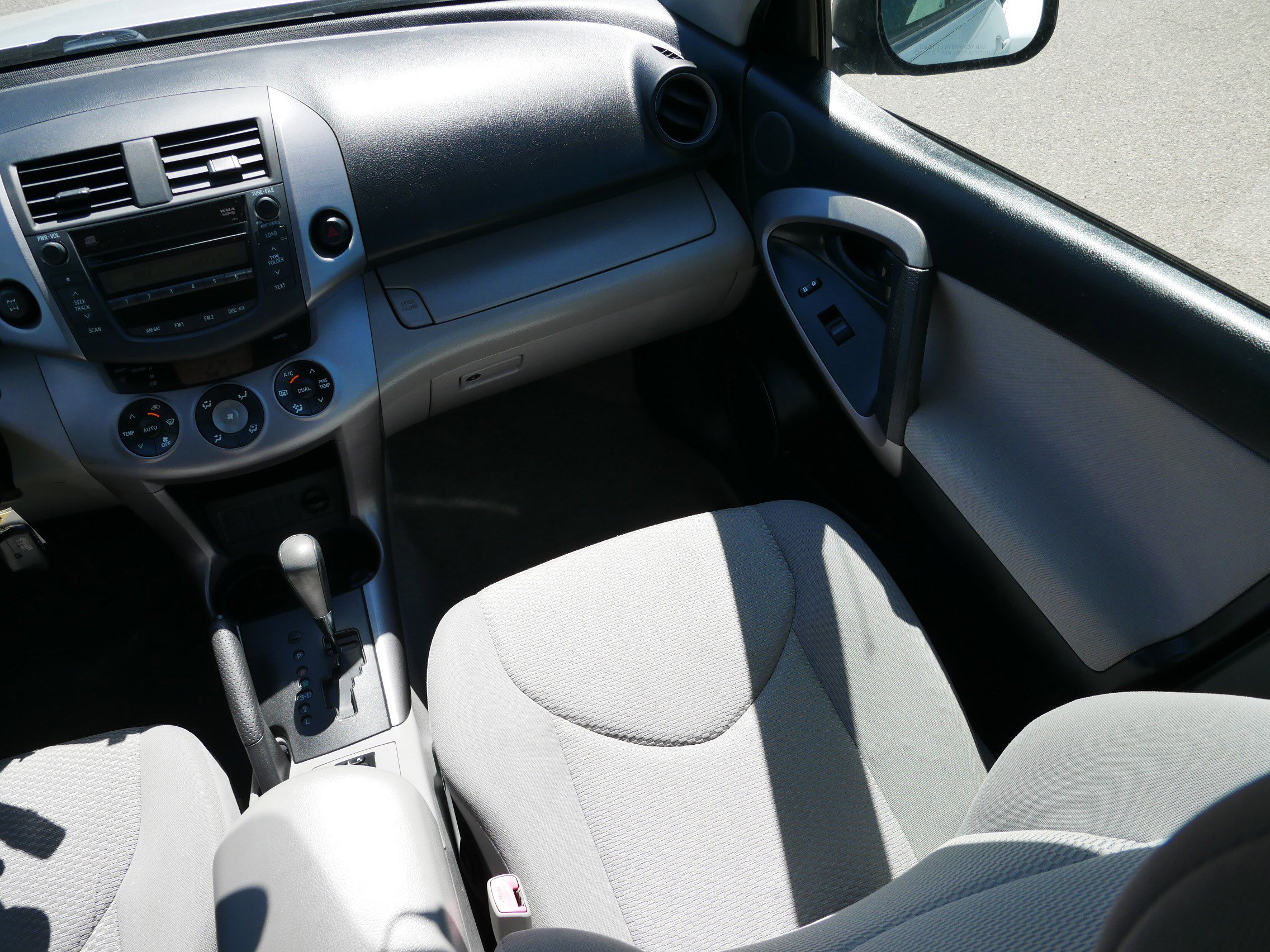 Used 2008 Toyota RAV4 Limited image 11