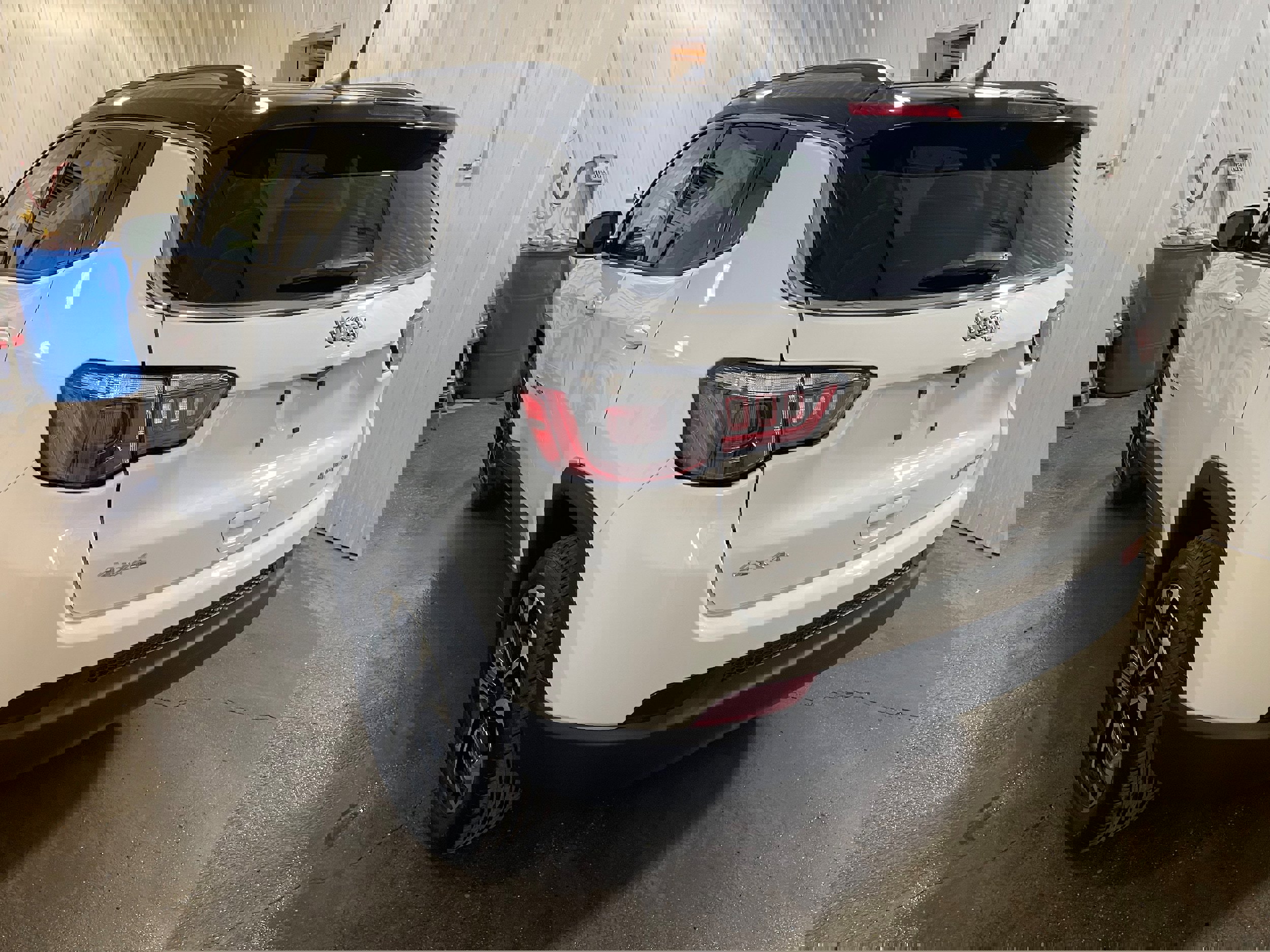 Used 2022 Jeep Compass Limited w/ Sun and Sound Group image 5