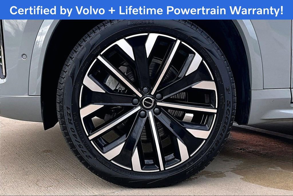 Used 2025 Volvo XC90 B5 Plus image 12