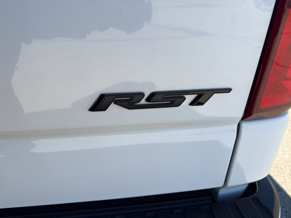 Used 2025 Chevrolet Silverado 1500 RST w/ Redline Edition image 13