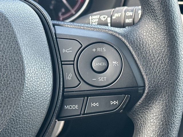 Used 2025 Toyota RAV4 XLE image 19