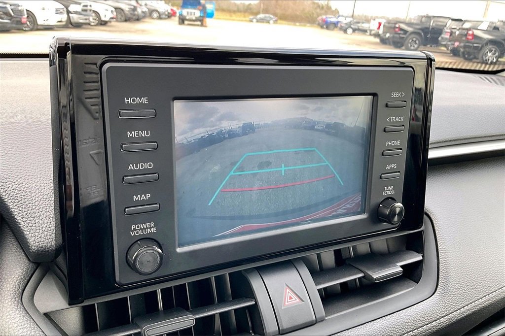 Used 2019 Toyota RAV4 LE image 13