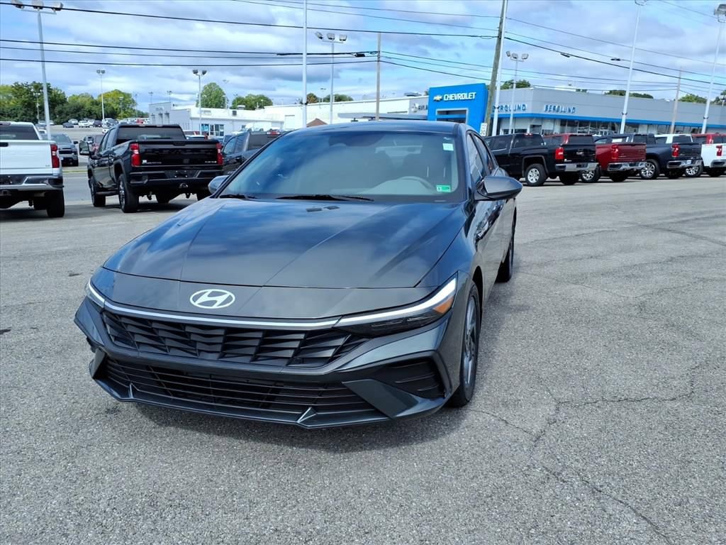 Used 2024 Hyundai Elantra SEL image 8