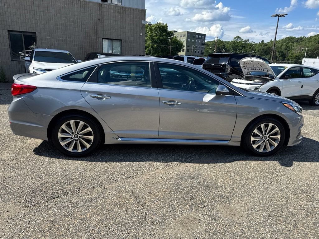 Used 2017 Hyundai Sonata Sport w/ Value Edition Package 02 FWD image 8