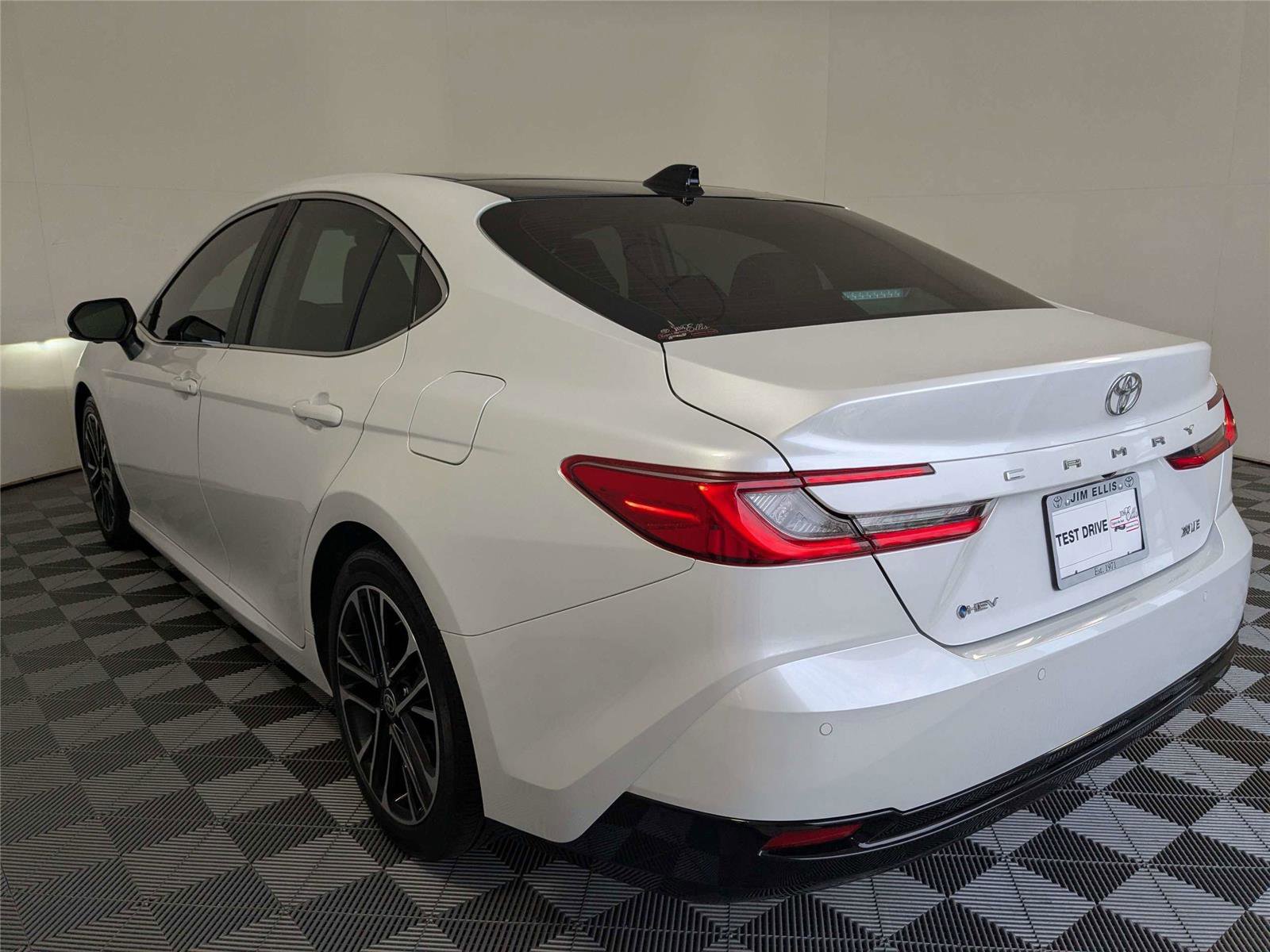 Certified 2025 Toyota Camry XLE w/ Premium Plus Package image 8