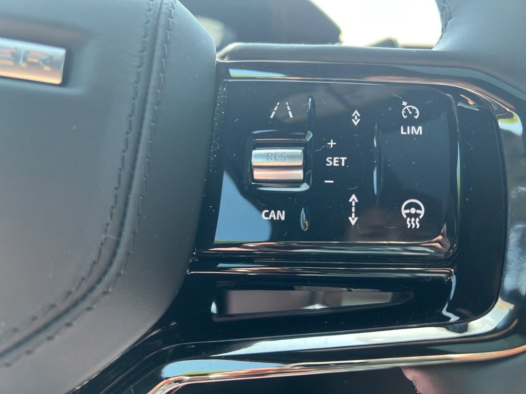 New 2026 Land Rover Range Rover Velar Dynamic SE image 13