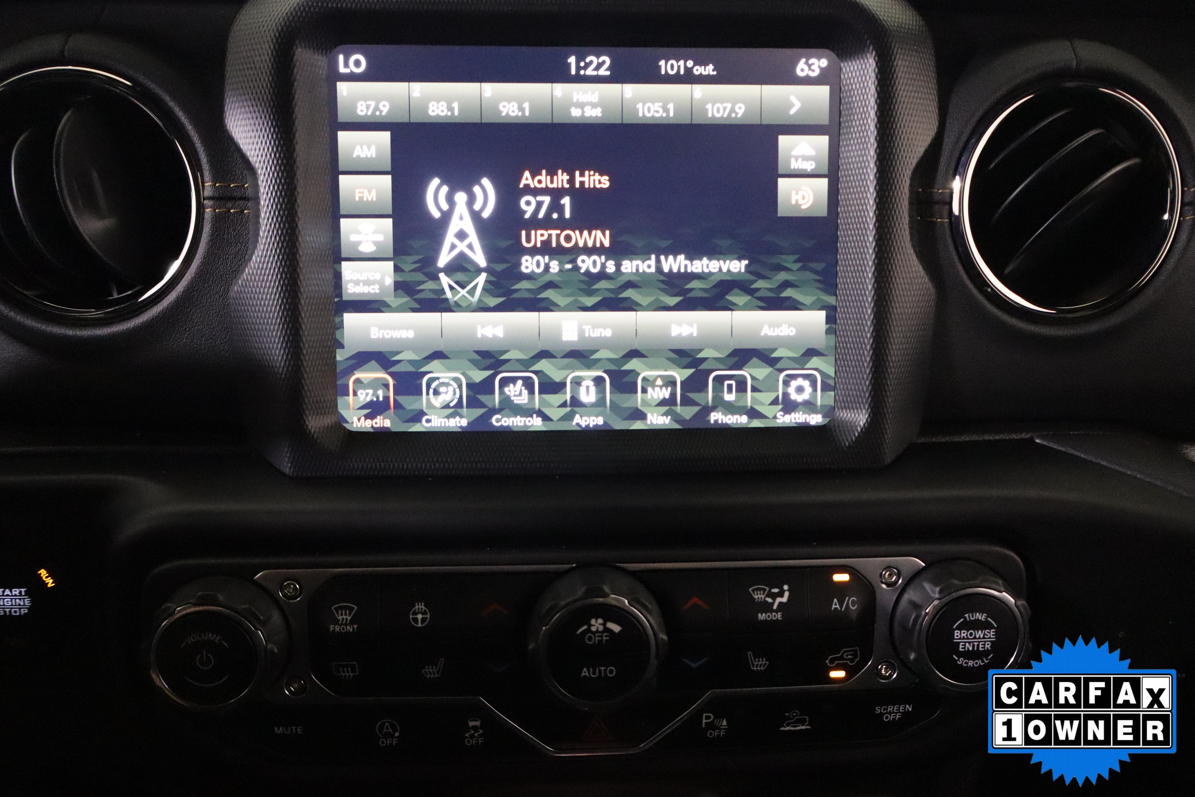 Used 2022 Jeep Wrangler Unlimited Sahara AWD/4WD image 25
